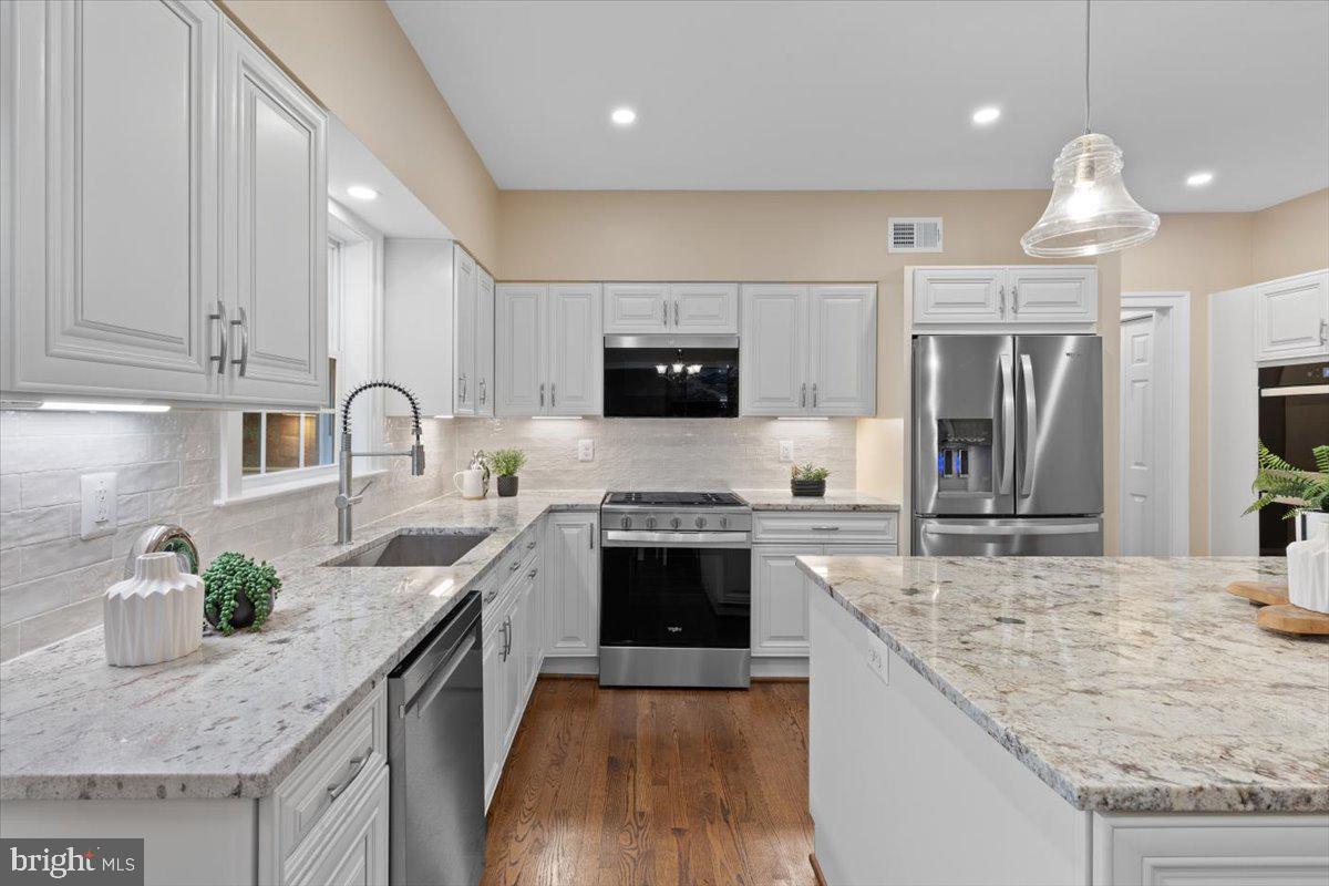 CROSSPOINTE - Residential