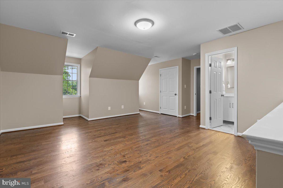 CROSSPOINTE - Residential