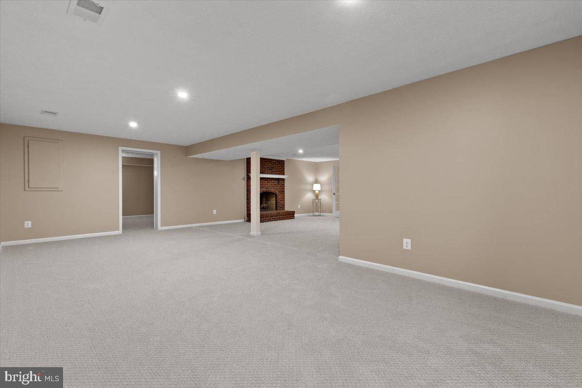 CROSSPOINTE - Residential