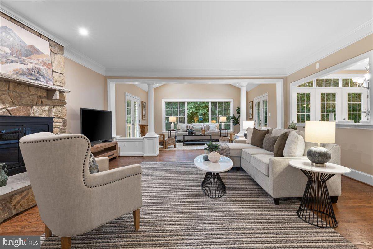 CROSSPOINTE - Residential