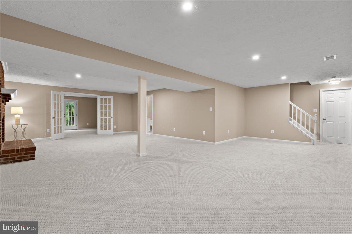 CROSSPOINTE - Residential