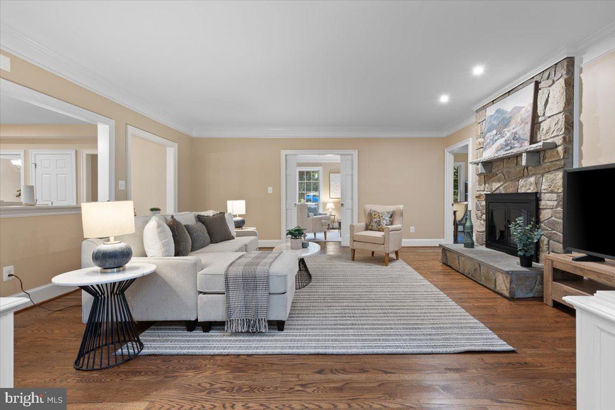 CROSSPOINTE - Residential