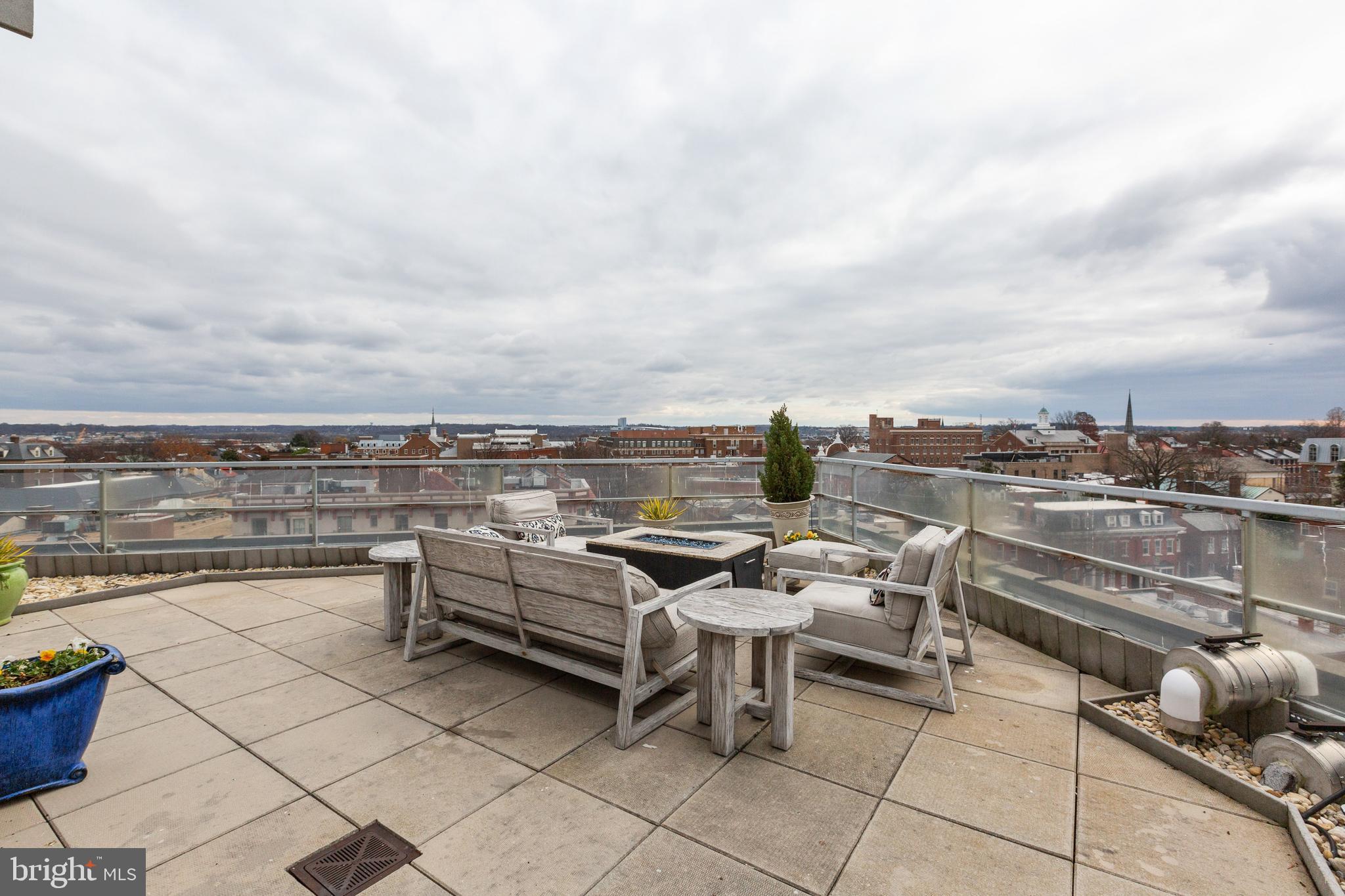 OLD TOWN ALEXANDRIA - Residential Lease