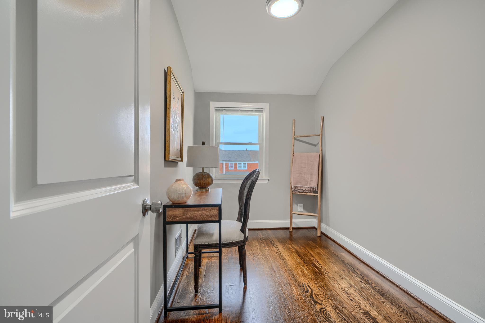 MIDDLESEX - Residential