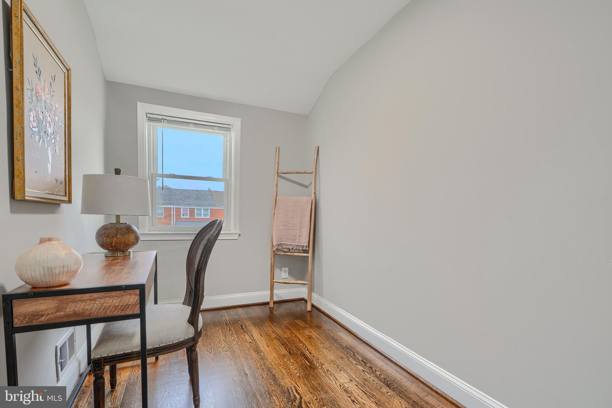 MIDDLESEX - Residential