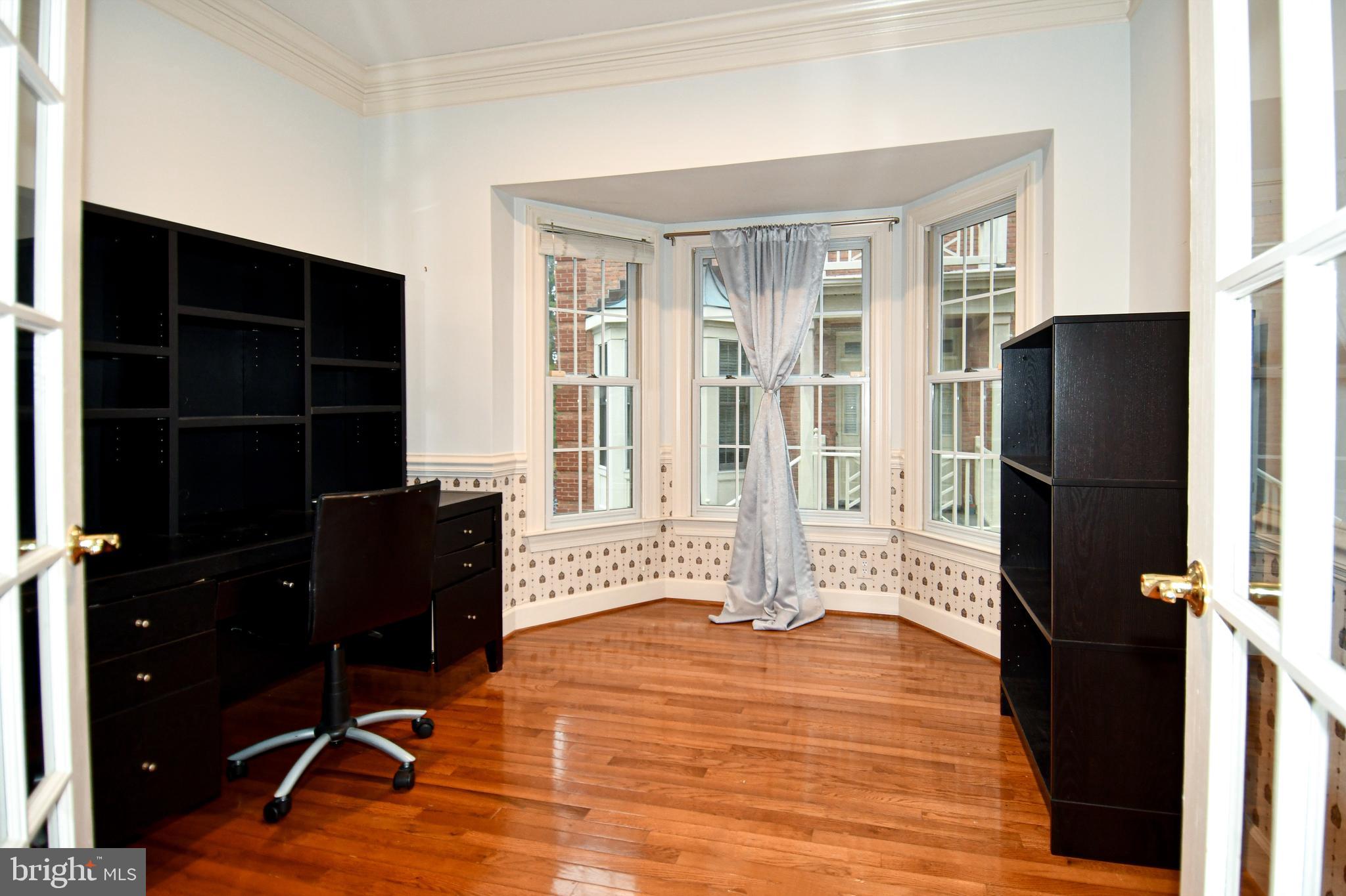 ROSE HILL FALLS - Residential