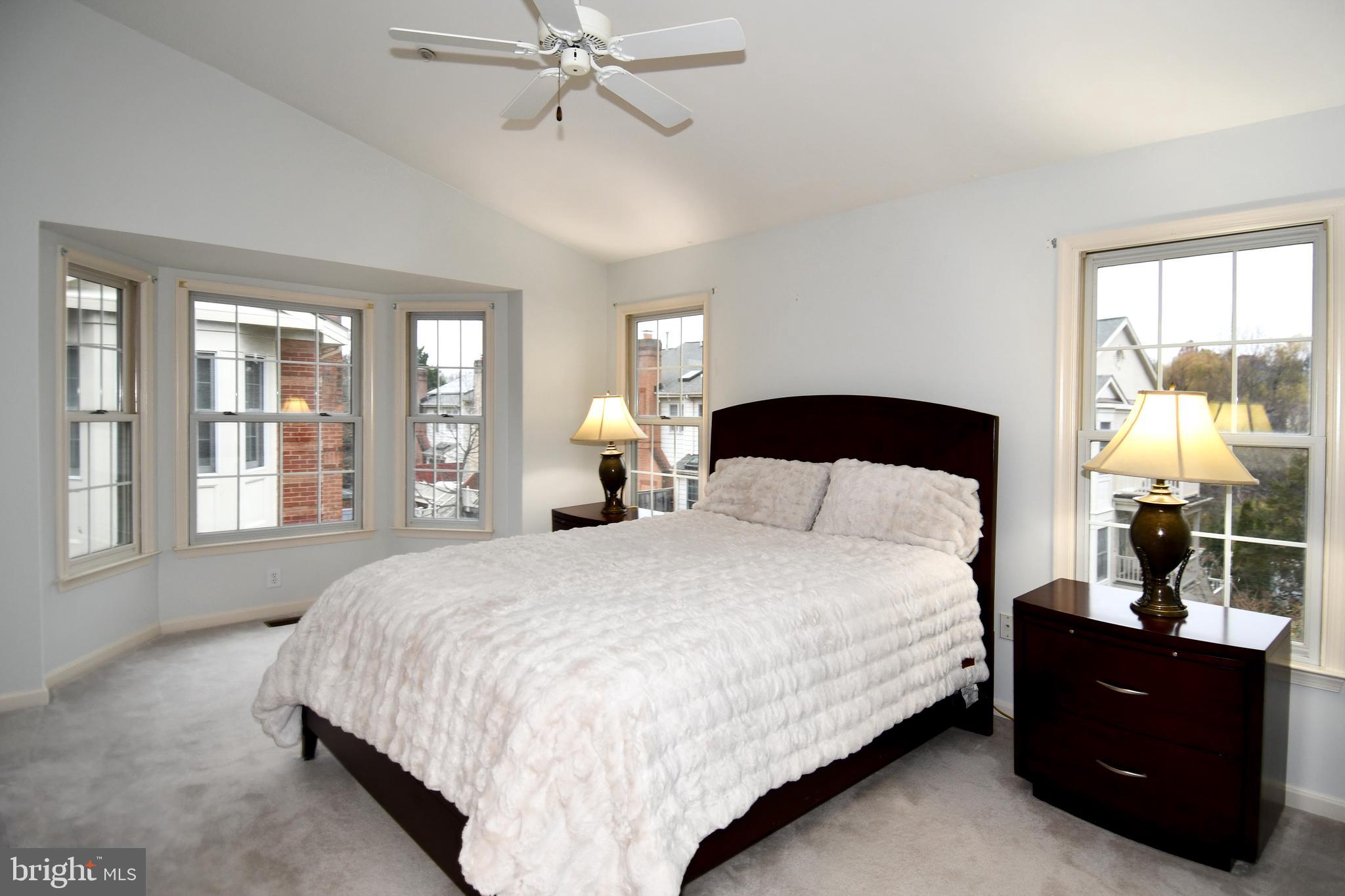 ROSE HILL FALLS - Residential