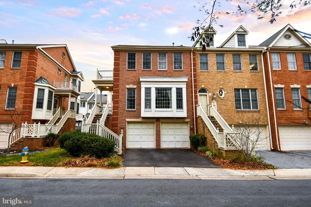 Photo of 237 Blaze Climber Way, ROCKVILLE, MD 20850 (MLS # MDMC2206870)