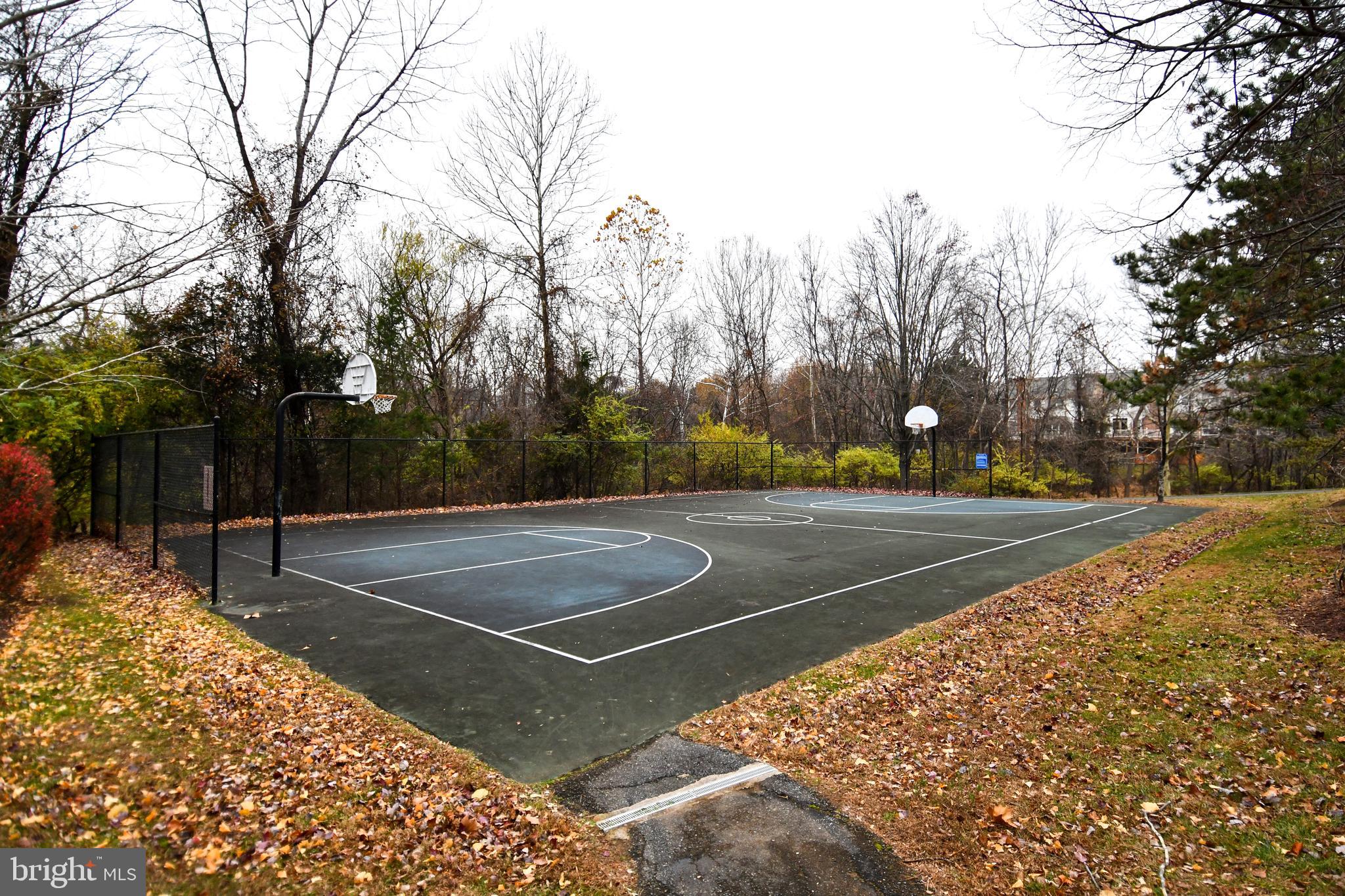 ROSE HILL FALLS - Residential