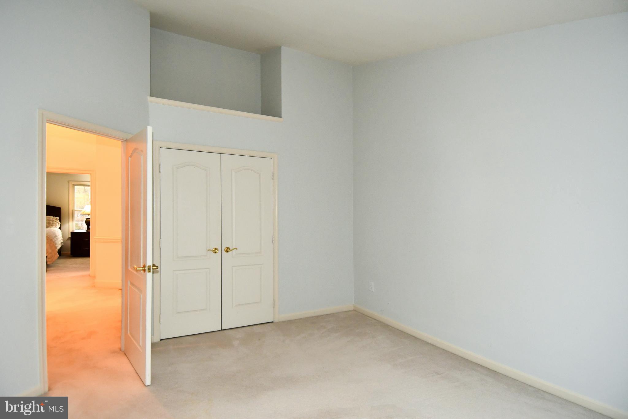 ROSE HILL FALLS - Residential