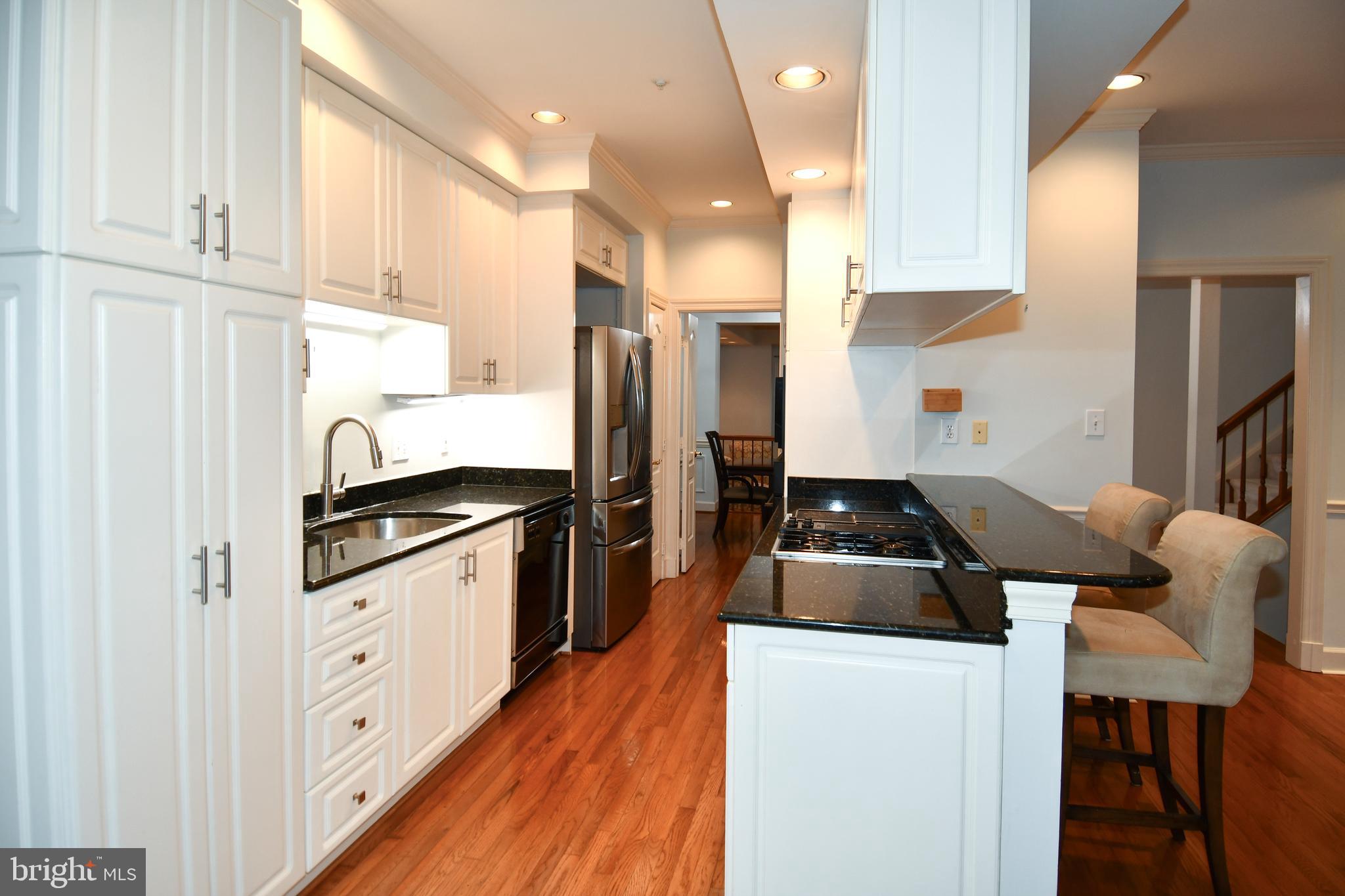 ROSE HILL FALLS - Residential