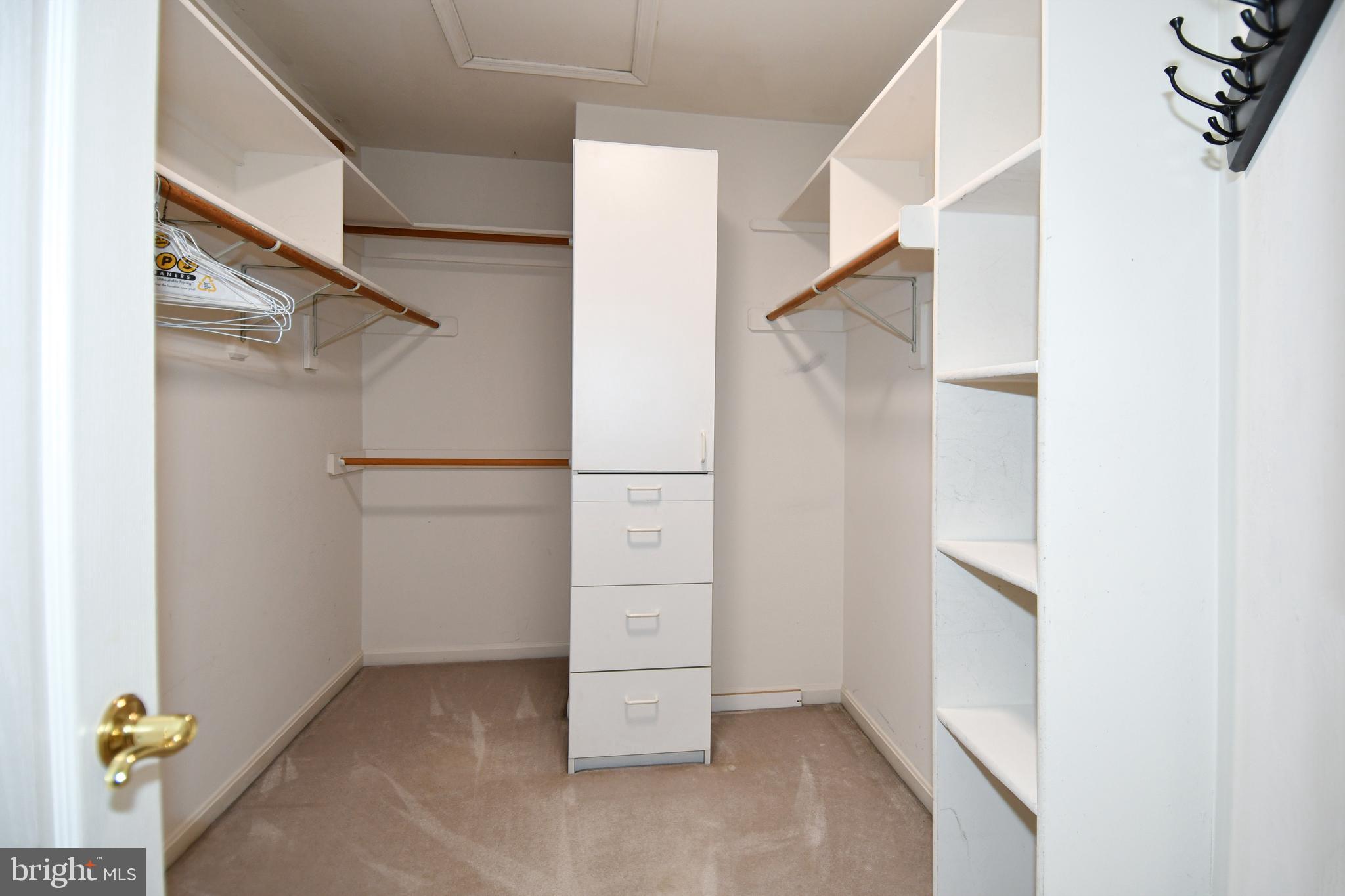 ROSE HILL FALLS - Residential