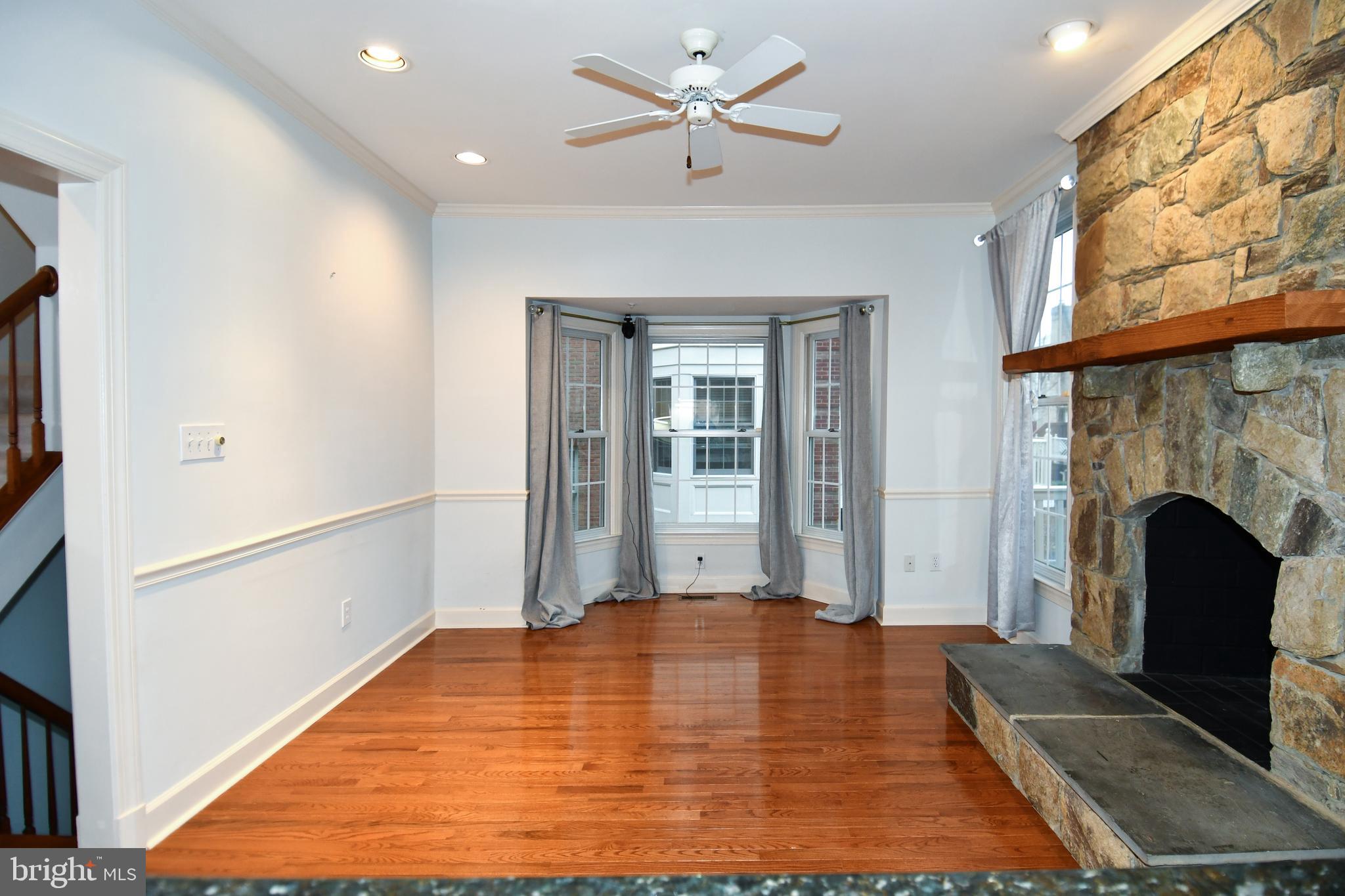 ROSE HILL FALLS - Residential