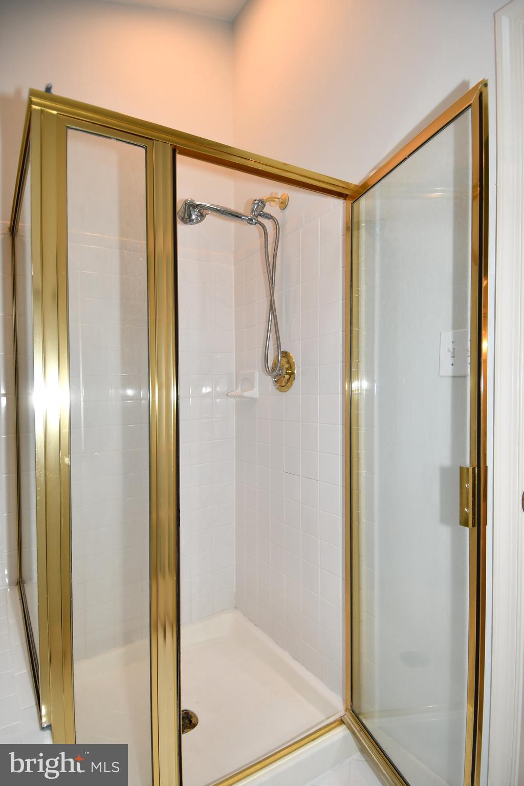 ROSE HILL FALLS - Residential