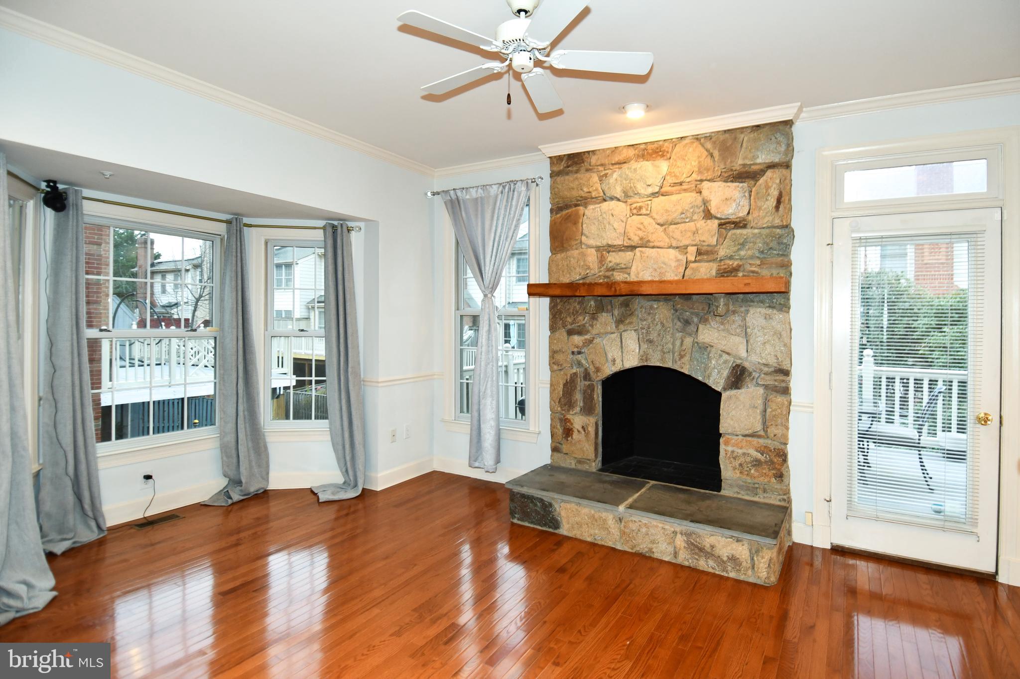 ROSE HILL FALLS - Residential