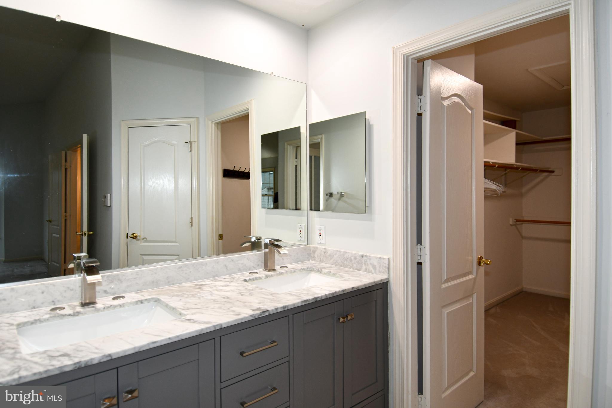 ROSE HILL FALLS - Residential