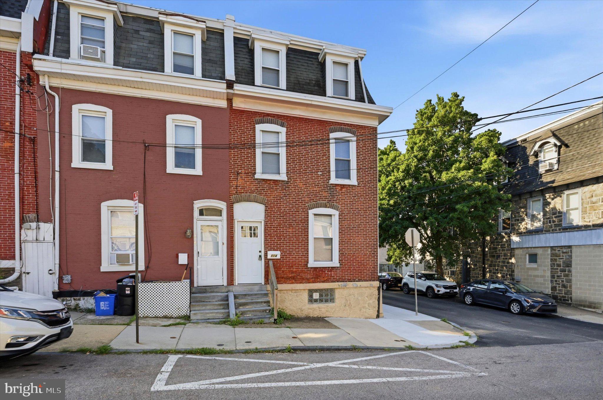 114 W SALAIGNAC STREET