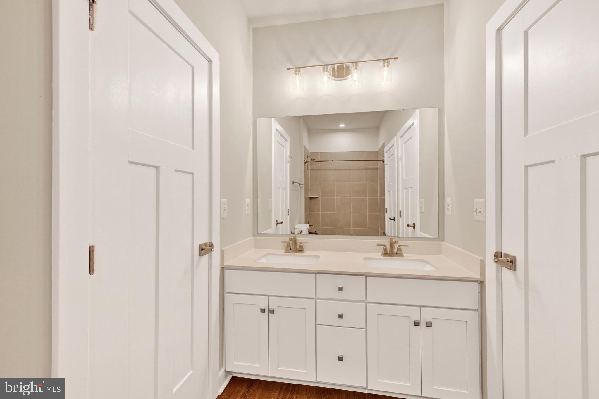 PERRY'S RETREAT - Residential