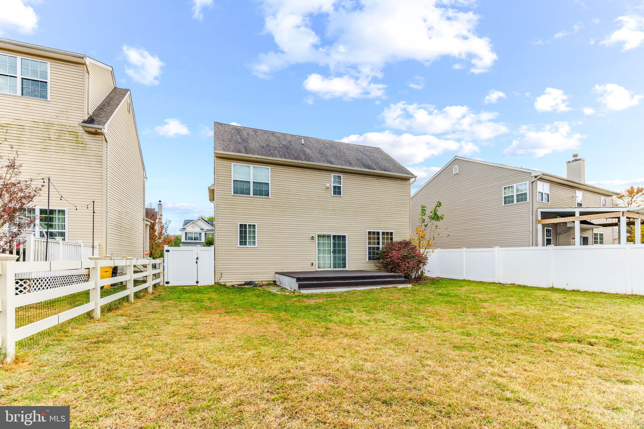 CARVEL BEACH - Residential