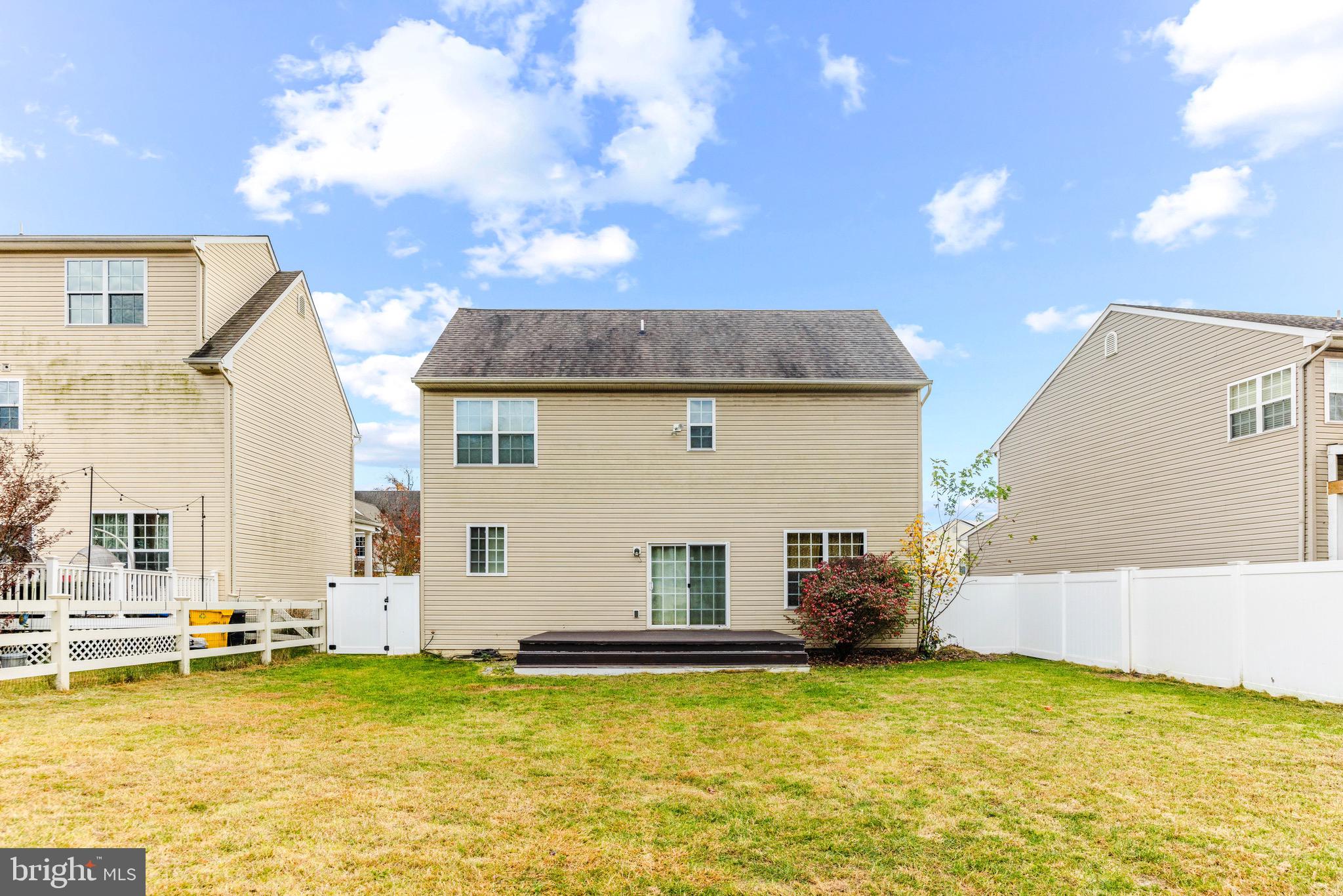 CARVEL BEACH - Residential