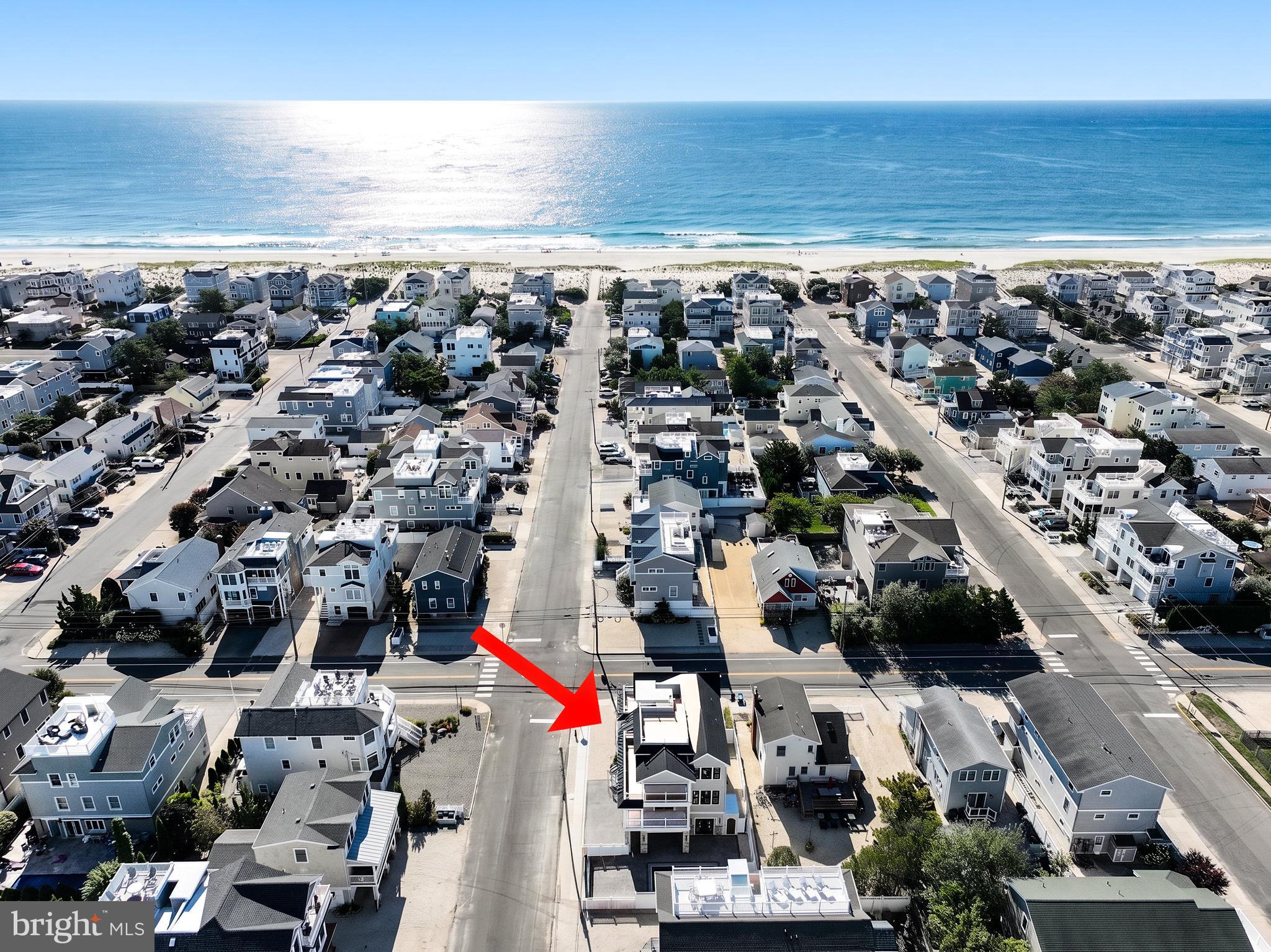 2912 BEACH AVE