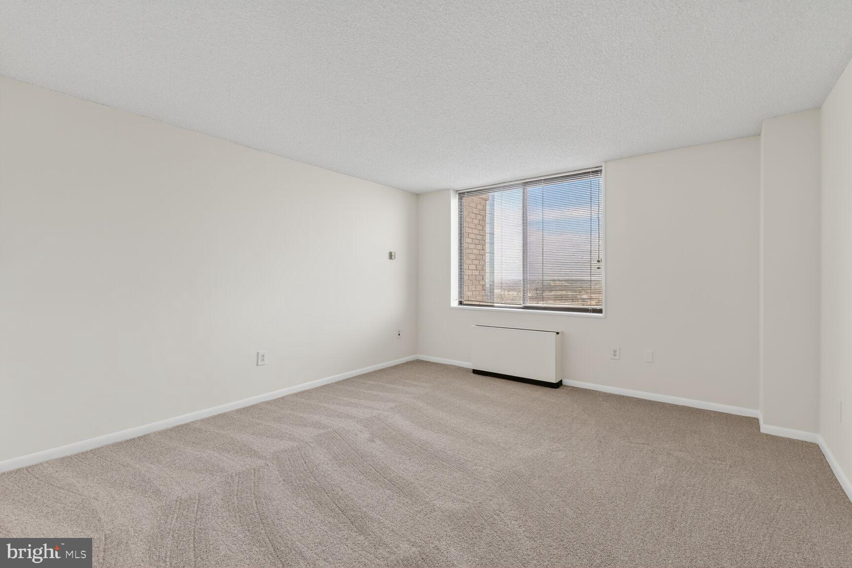 SKYLINE PLAZA - Residential