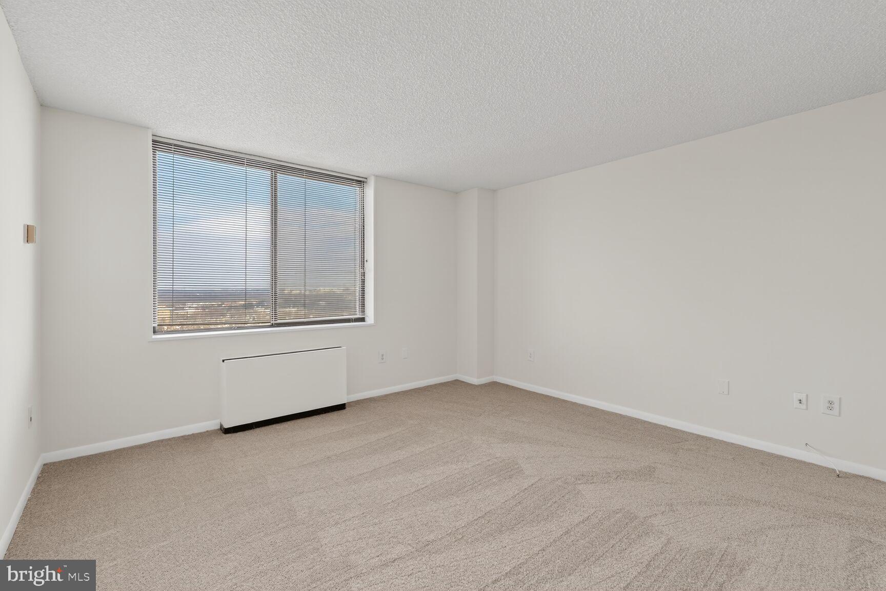 SKYLINE PLAZA - Residential