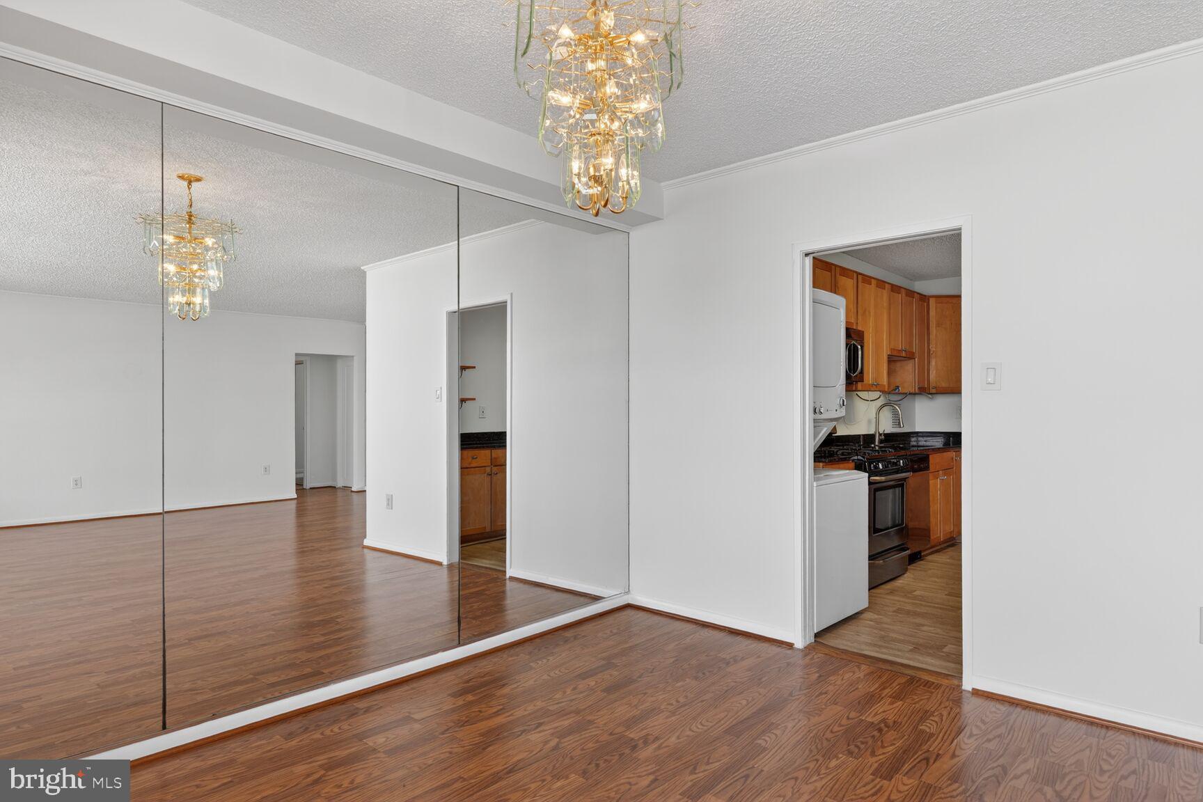 SKYLINE PLAZA - Residential