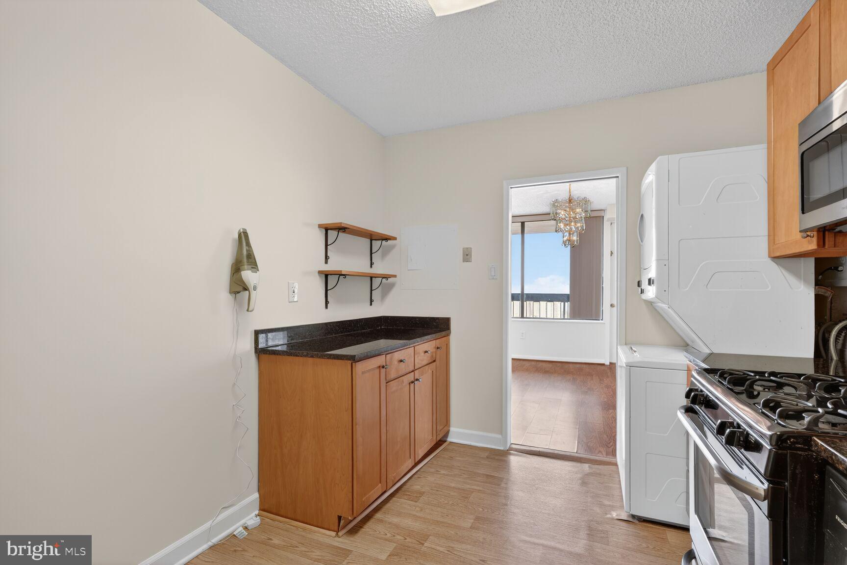 SKYLINE PLAZA - Residential