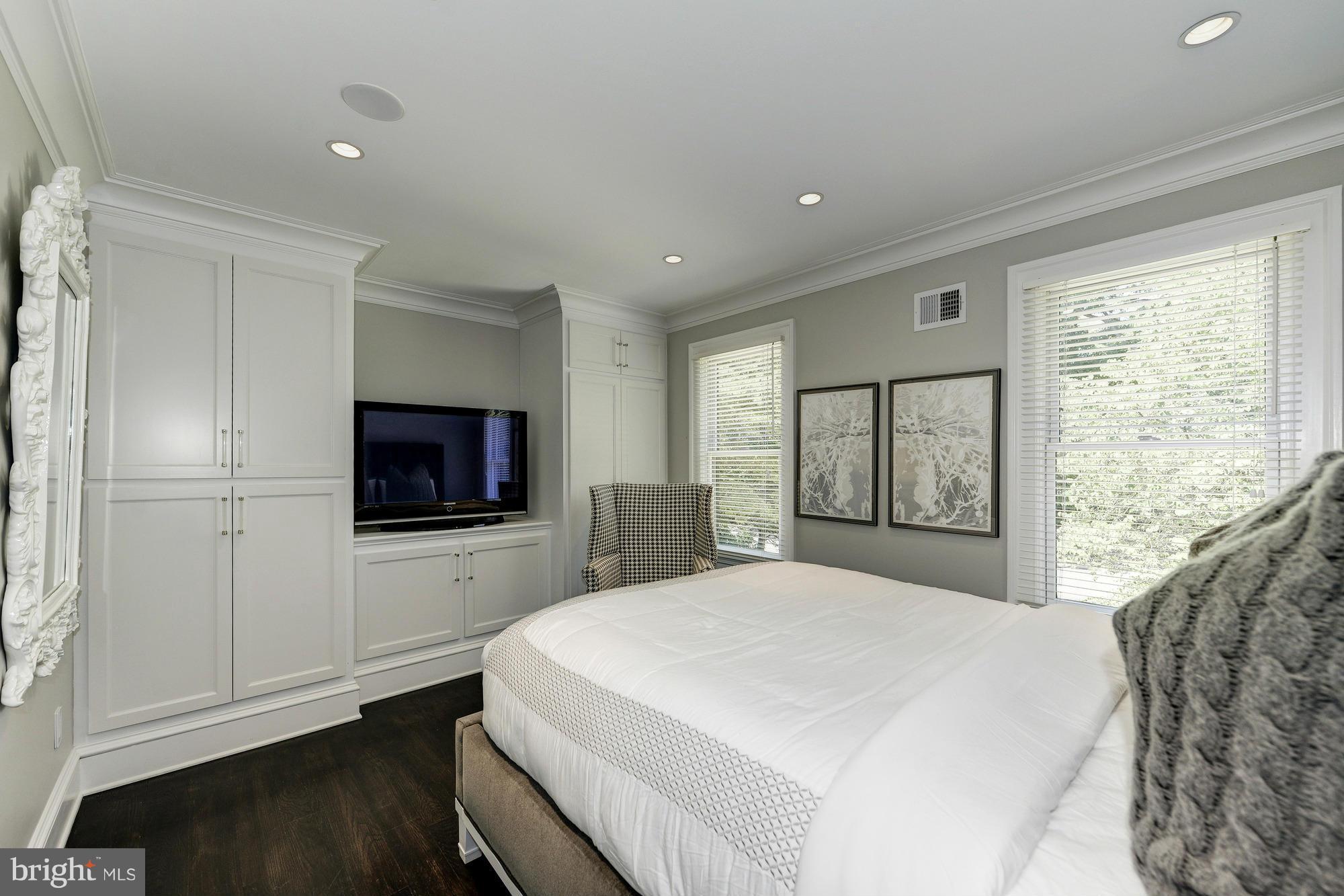 THE GLEBE - Residential