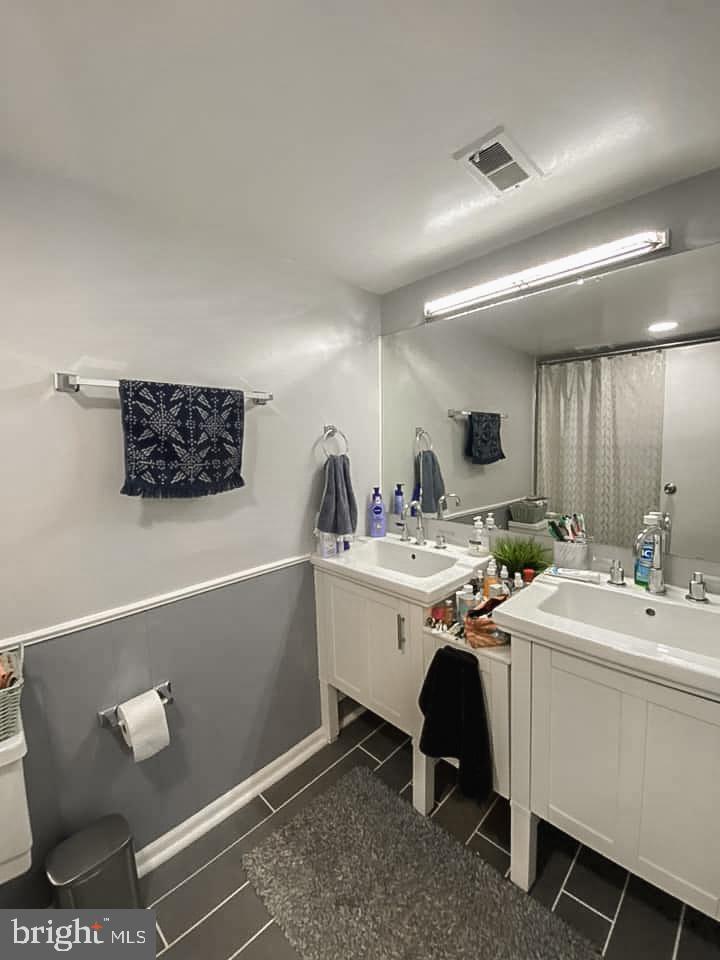 SAXONY SQUARE - Residential Lease