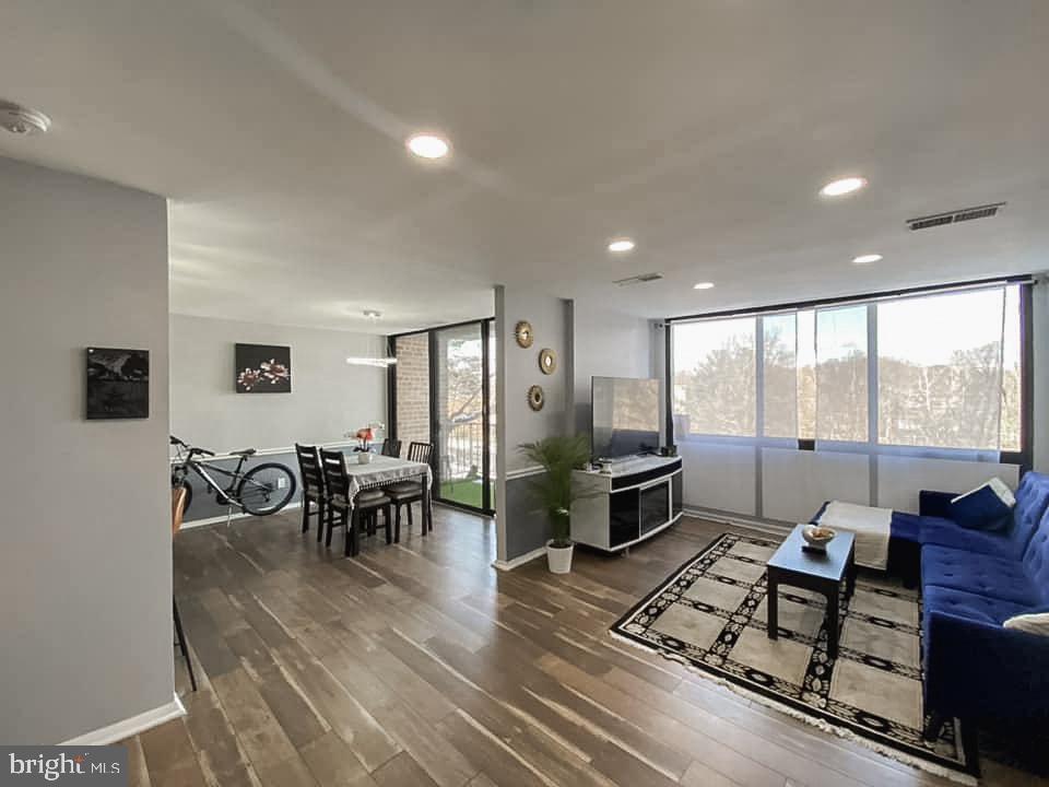 SAXONY SQUARE - Residential Lease