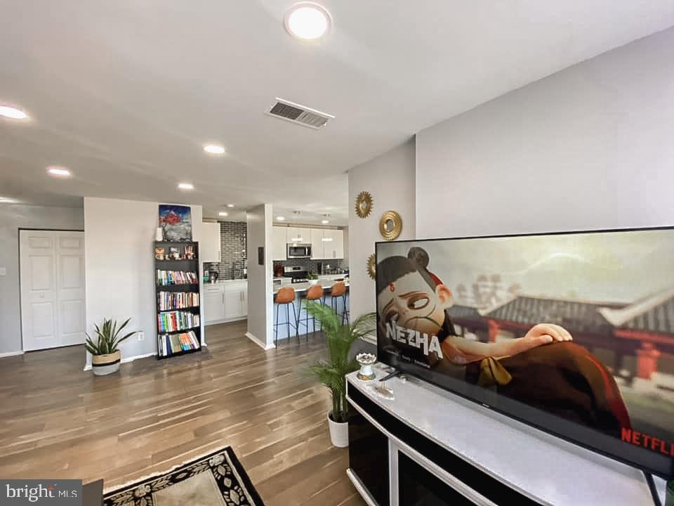 SAXONY SQUARE - Residential Lease