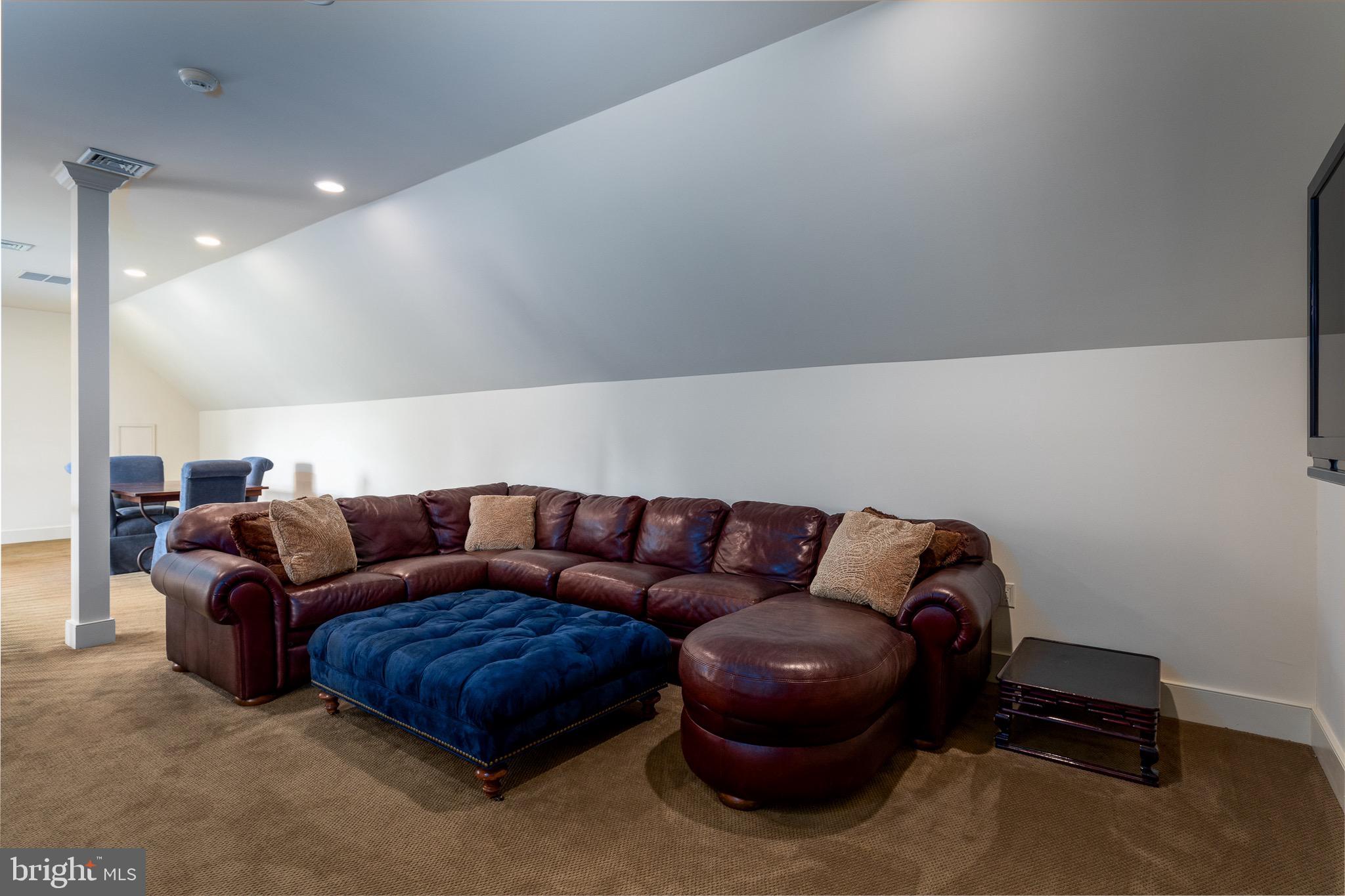 FORT WASHINGTON - Residential