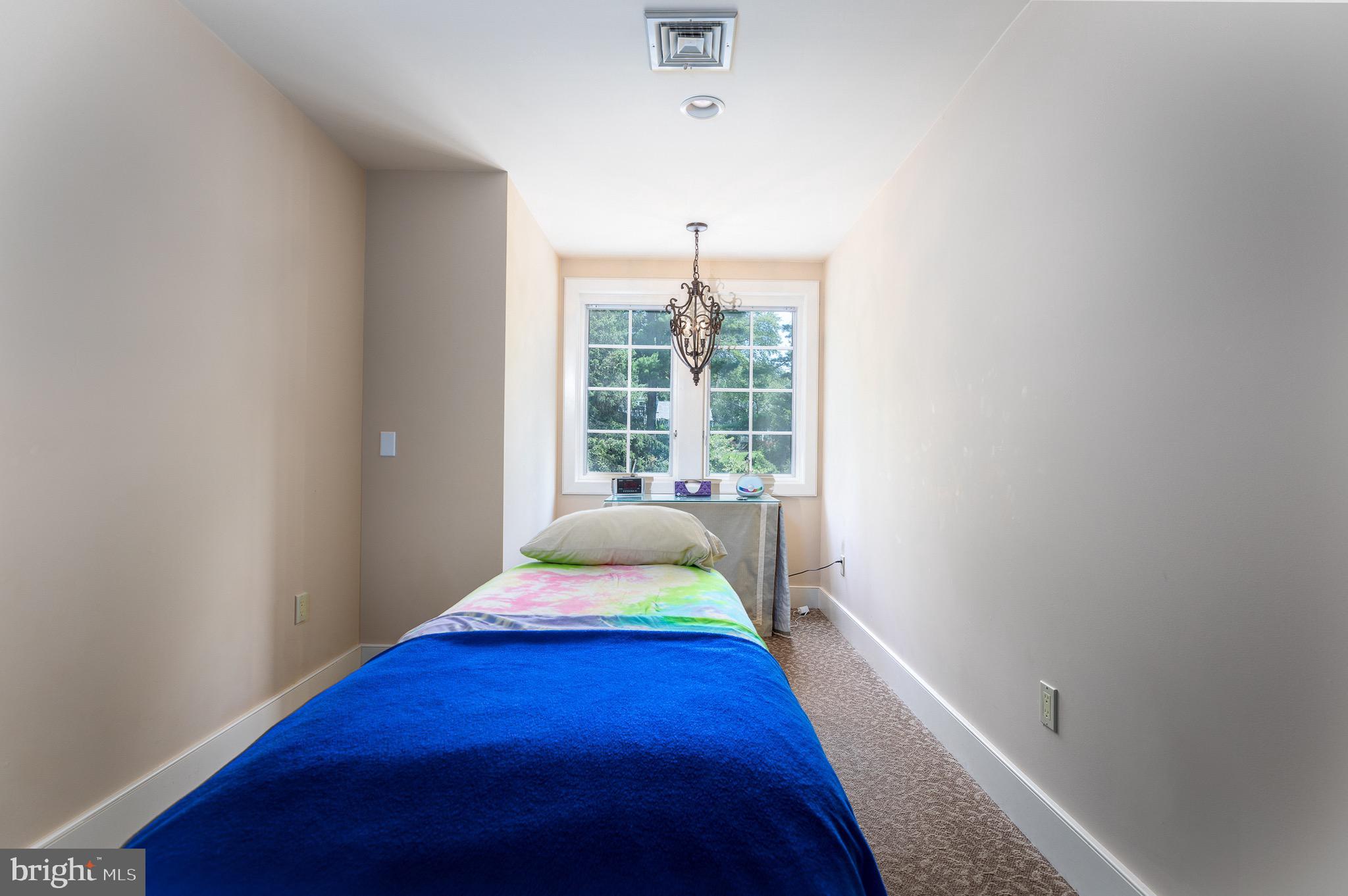 FORT WASHINGTON - Residential