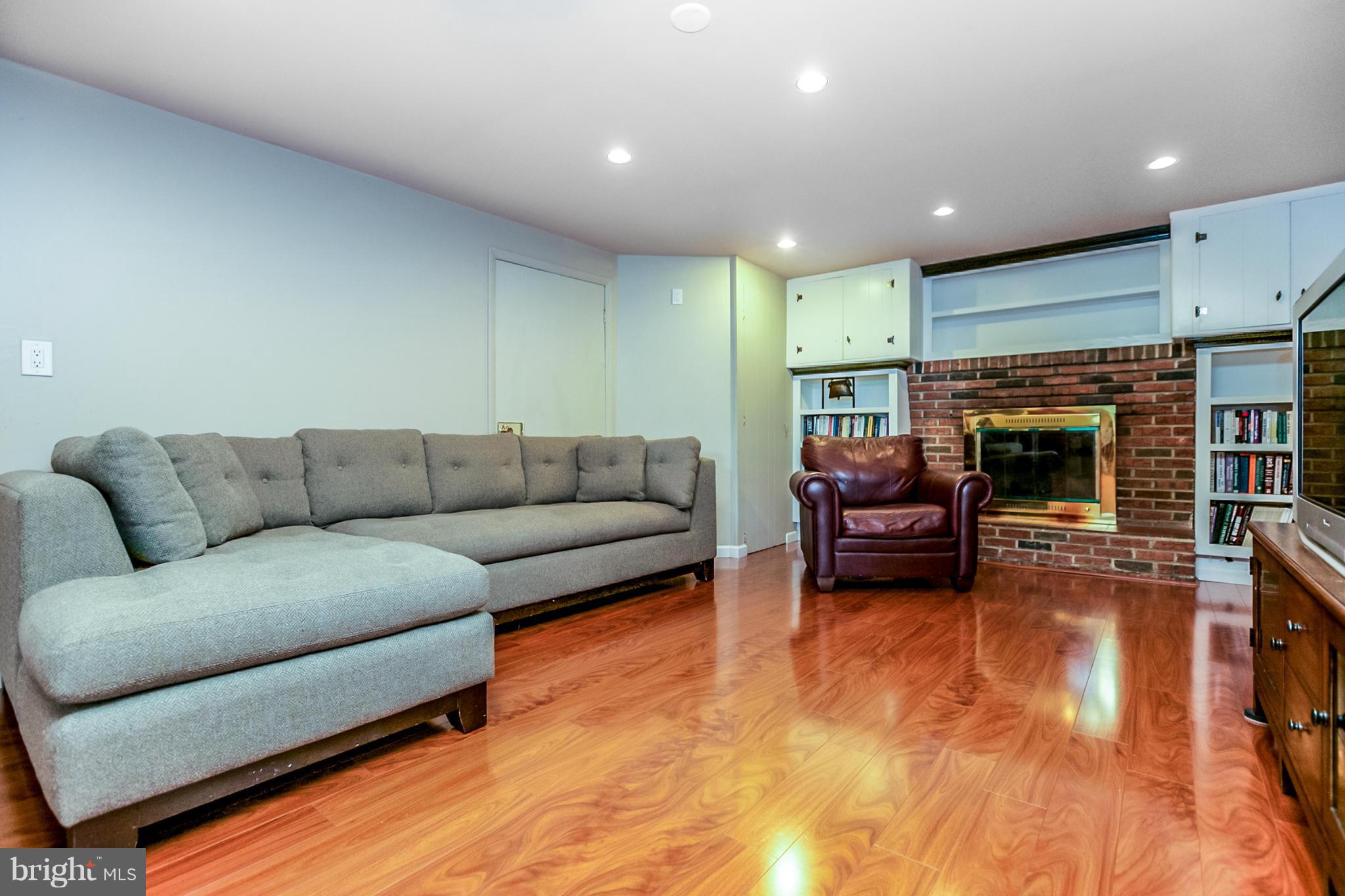 MAYFIELD - Residential Lease