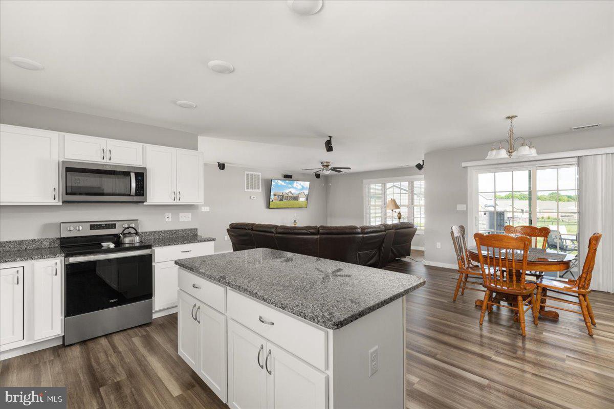 PEBBLE RIDGE - Residential