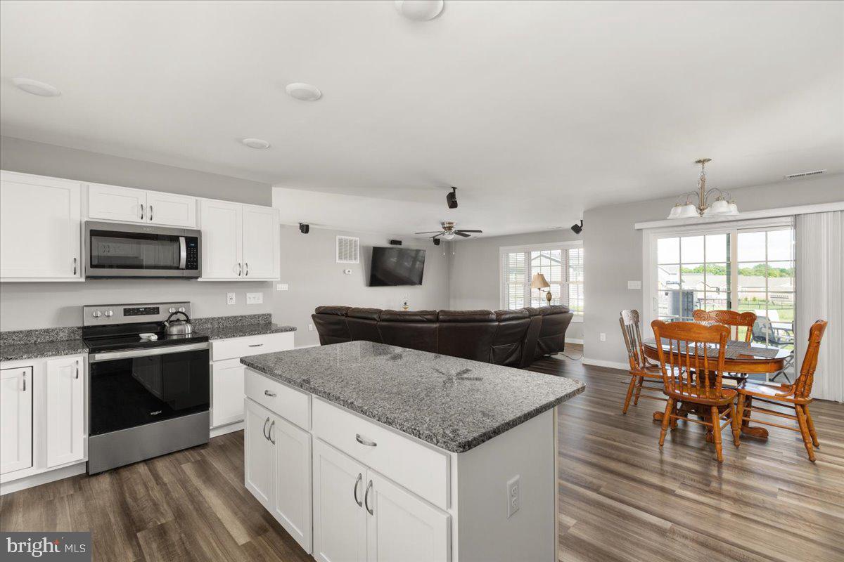 PEBBLE RIDGE - Residential