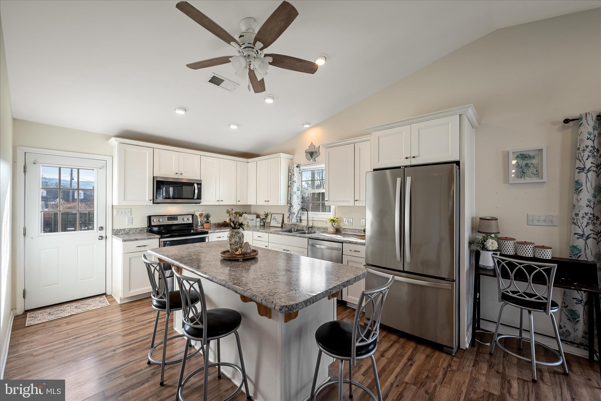 DOWNING ESTATES - Residential