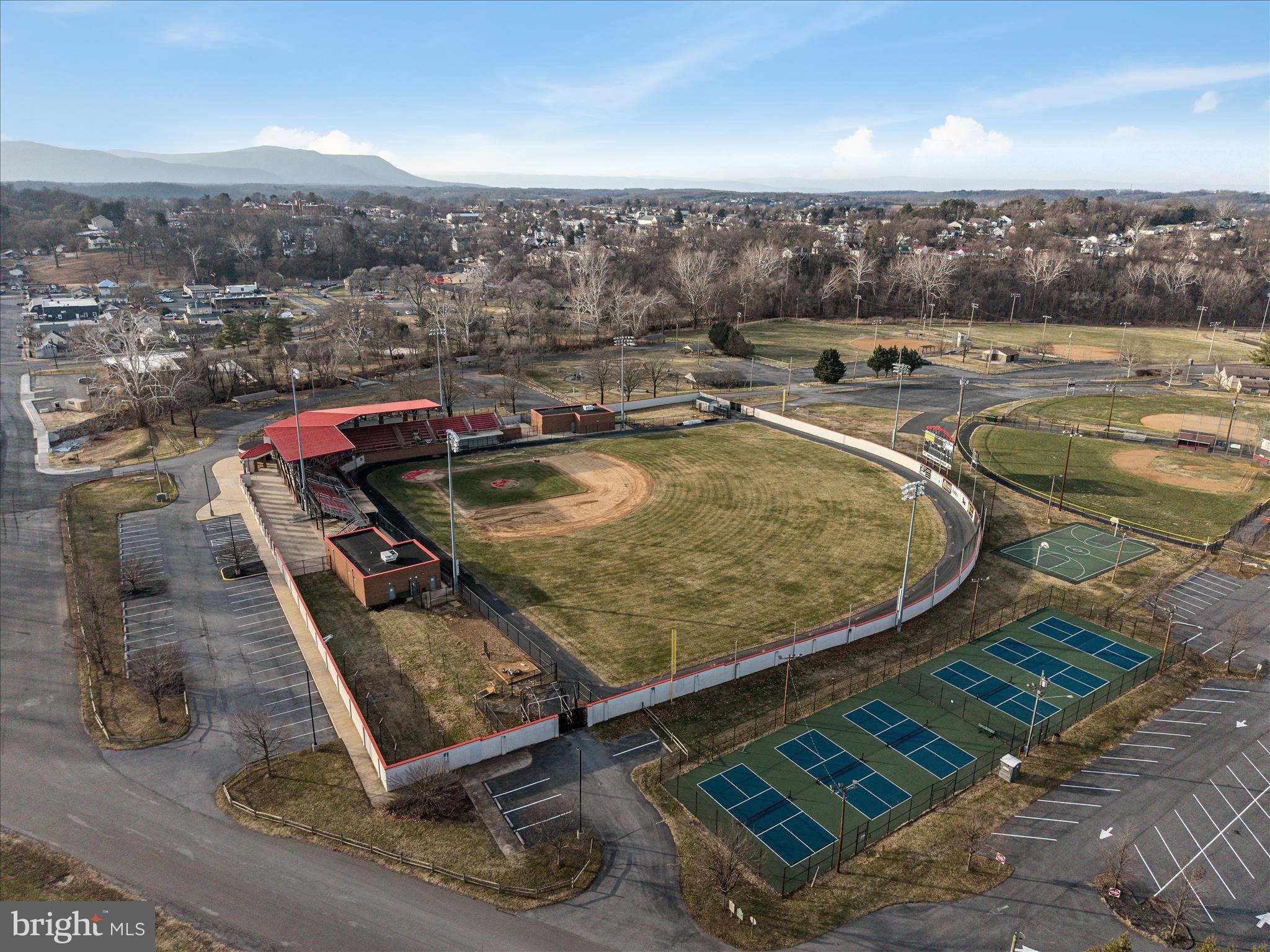 DOWNING ESTATES - Residential