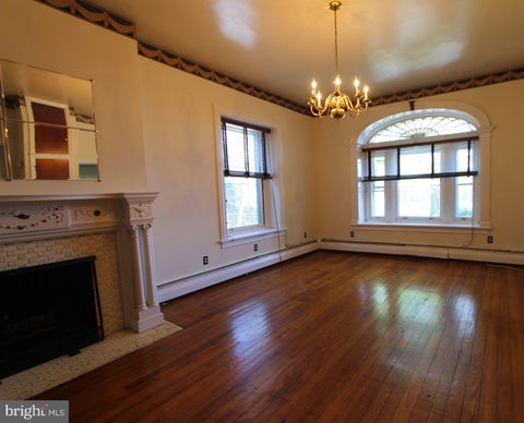 Townhouse For Rent - 119 E Johnson Street #1E<br/> Philadelphia County, PHILADELPHIA, PA 19144