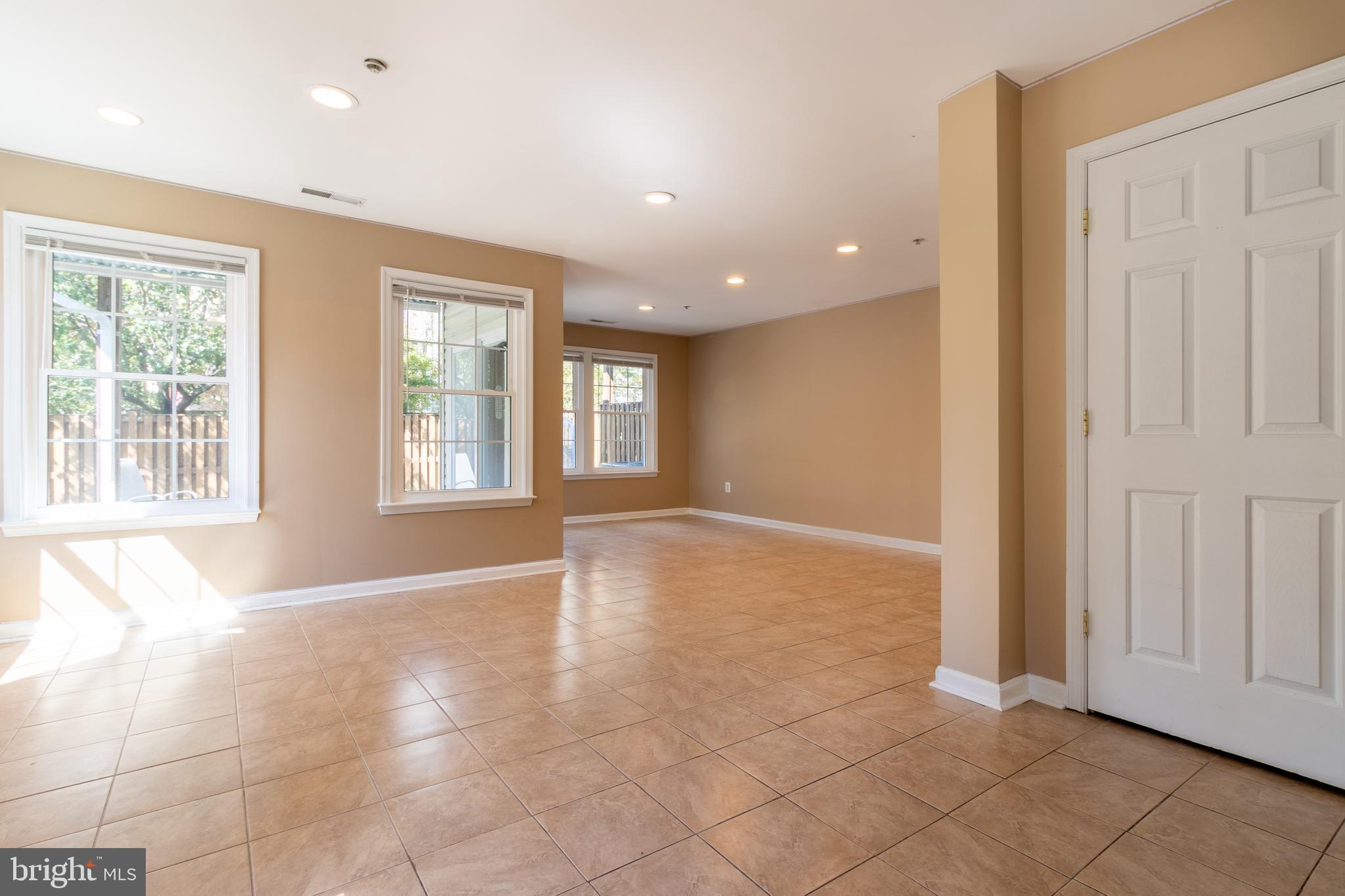 CROFTON FARMS - Residential