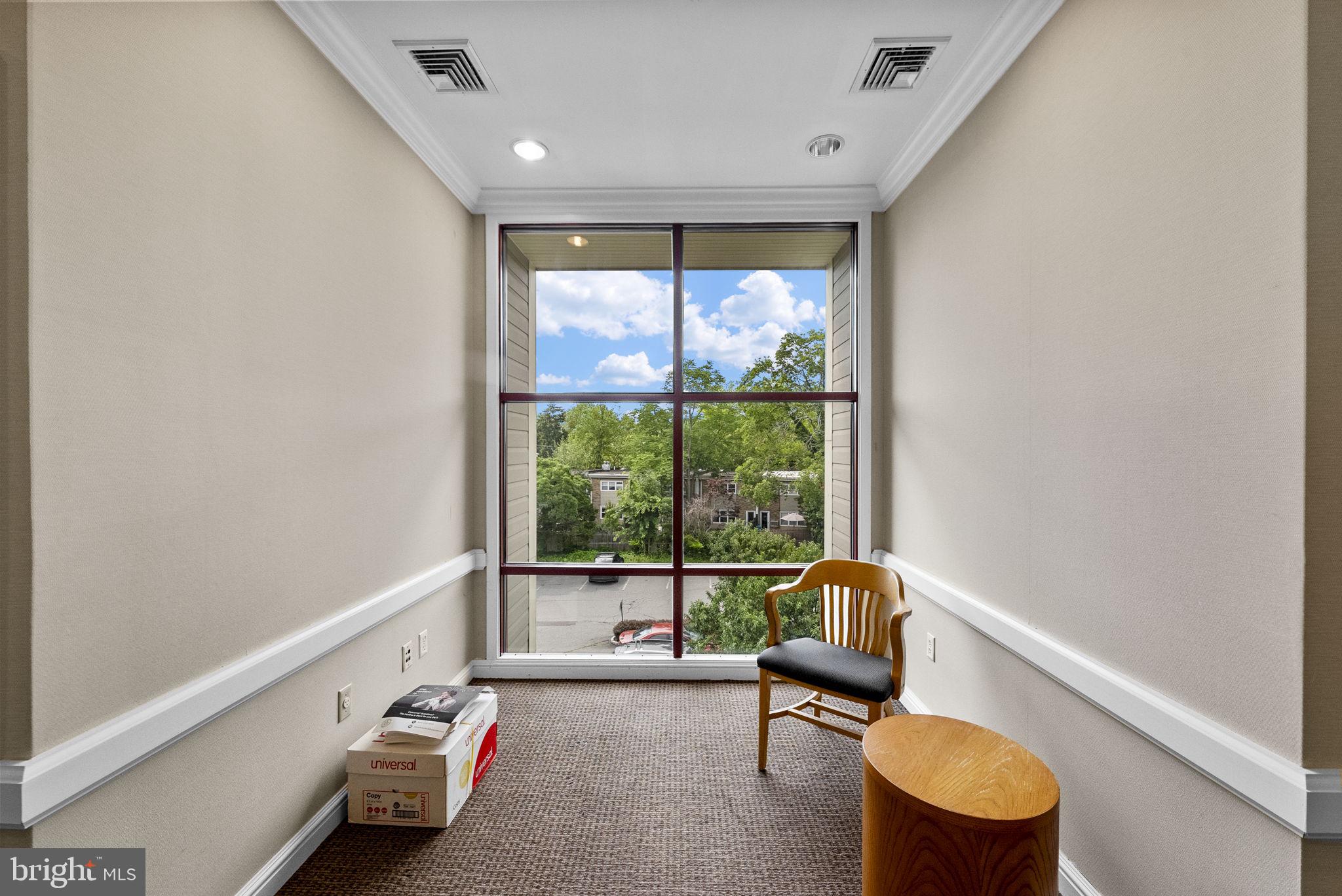 2633 MAIN STREET 301