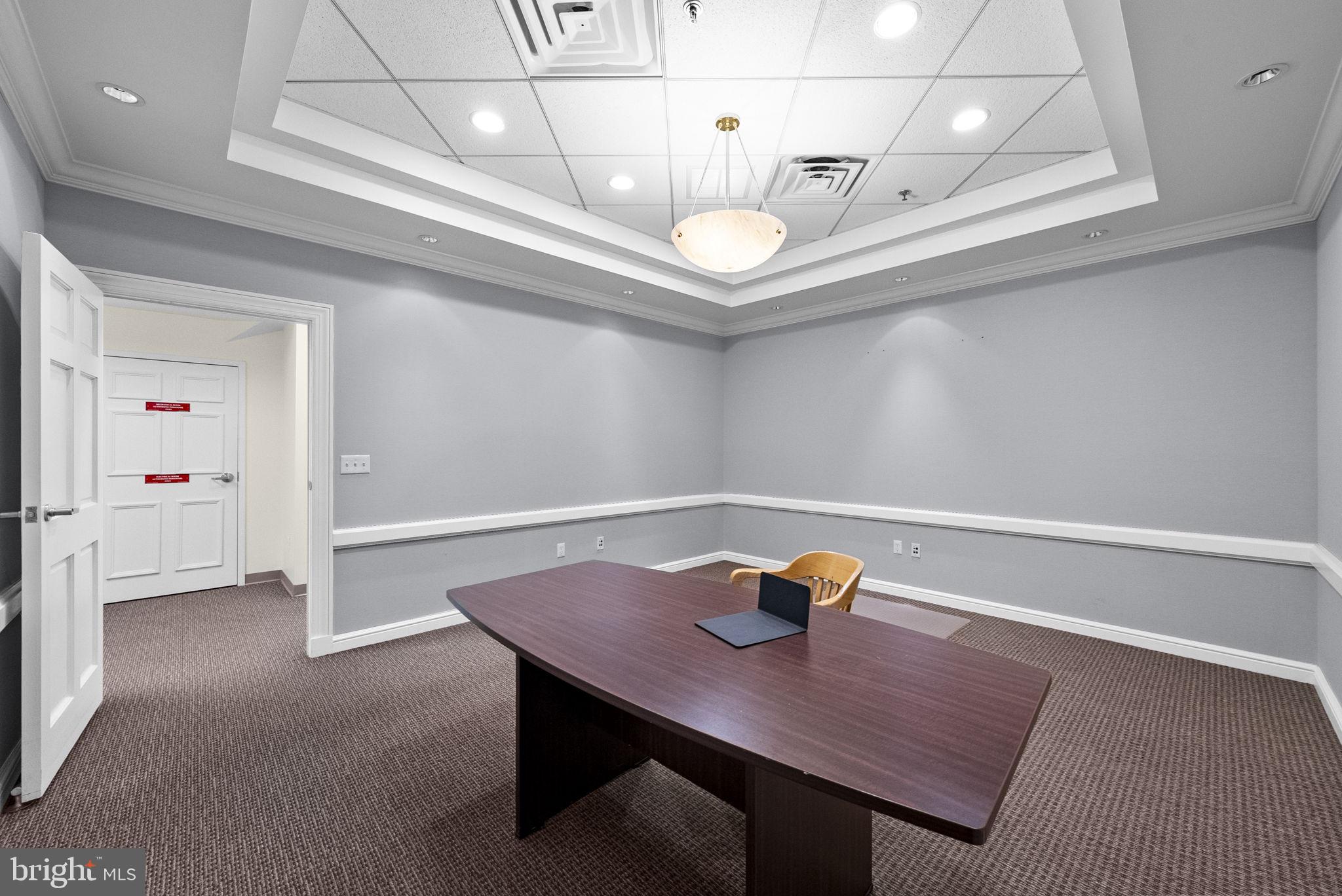 2633 MAIN STREET 301