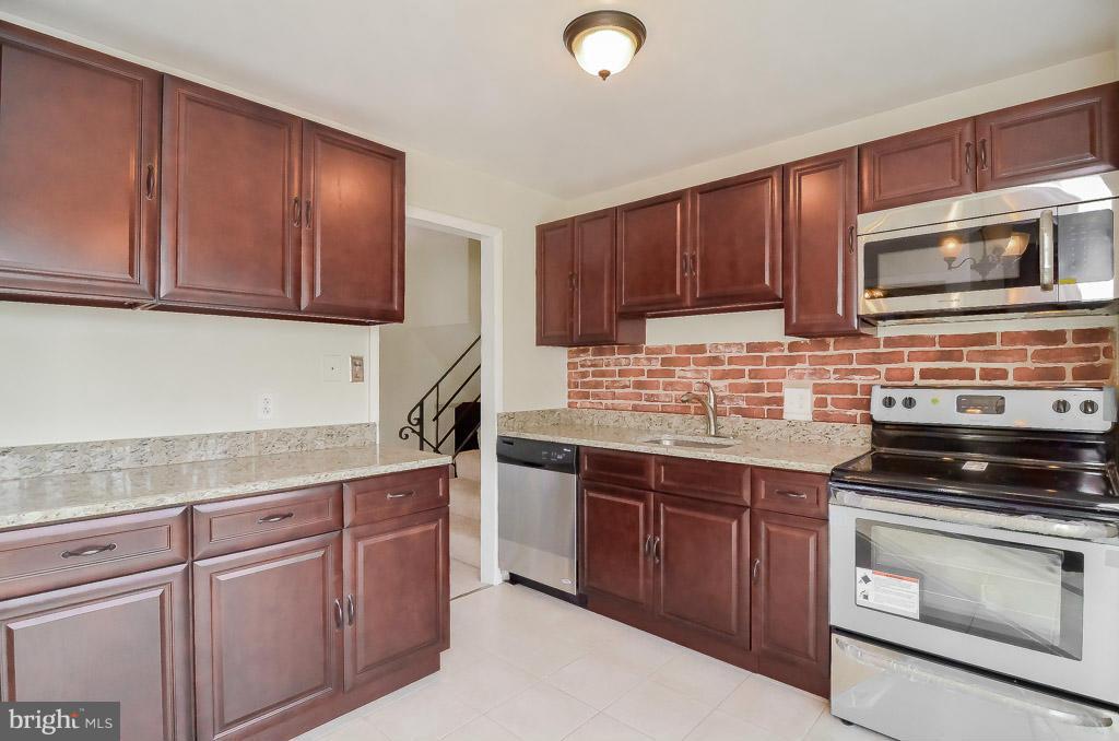 KEENE MILL MANOR - Residential