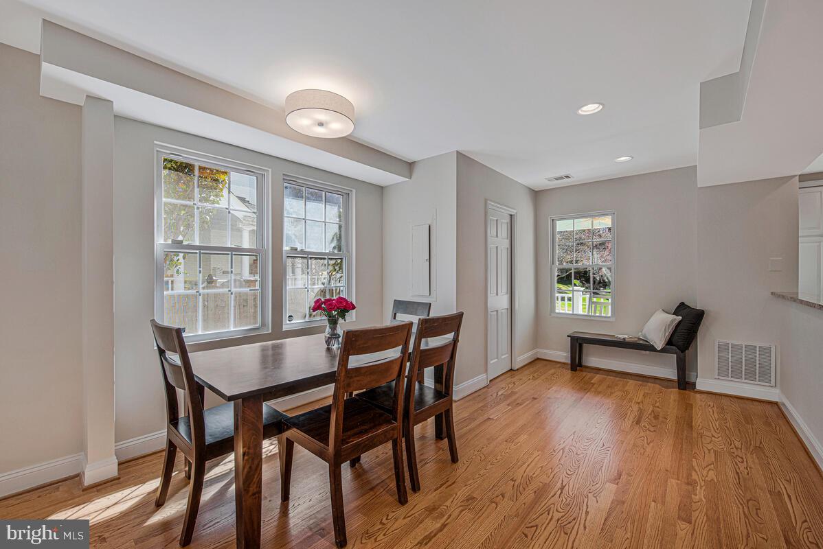 WOODACRES - Residential