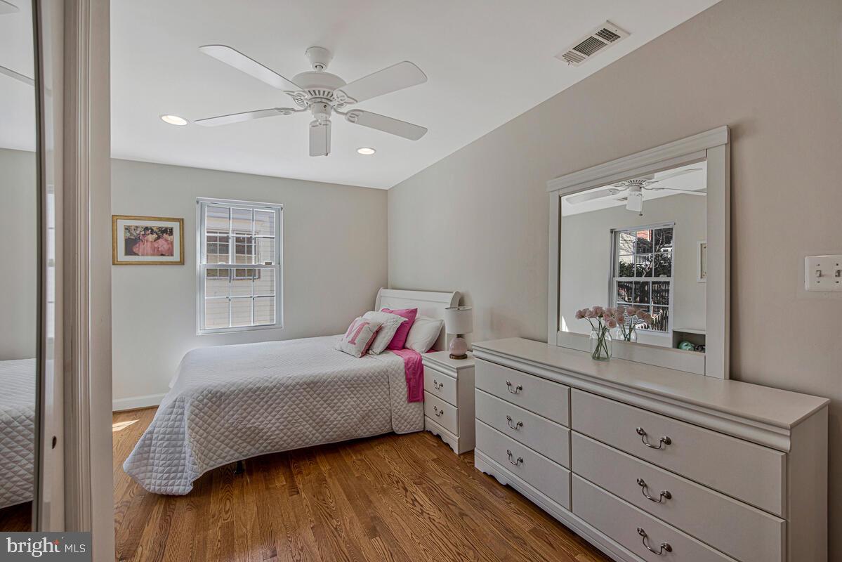 WOODACRES - Residential