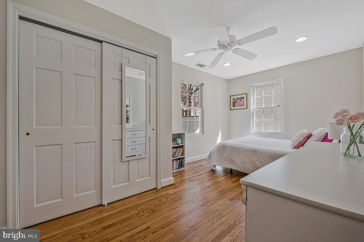 WOODACRES - Residential