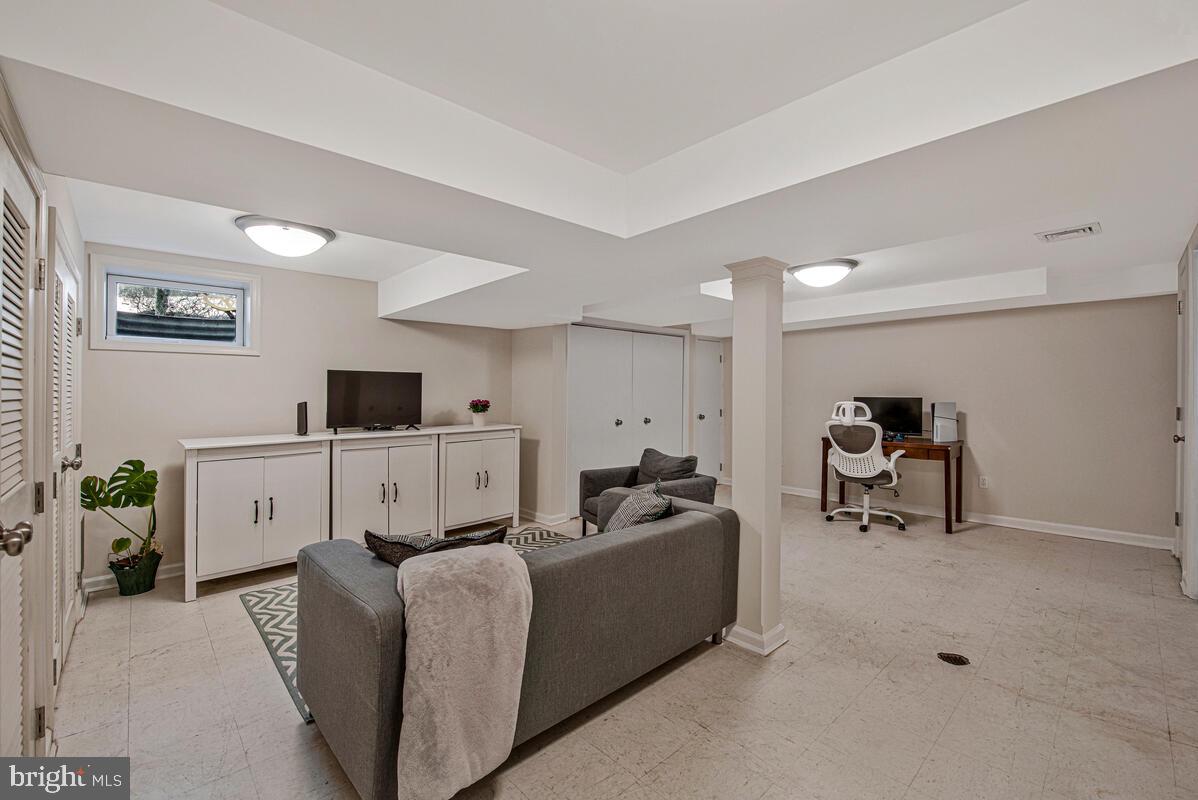 WOODACRES - Residential