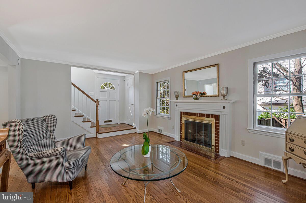 WOODACRES - Residential